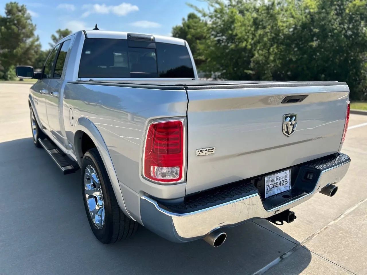 Used 2017 RAM 1500 Laramie RWD image 8