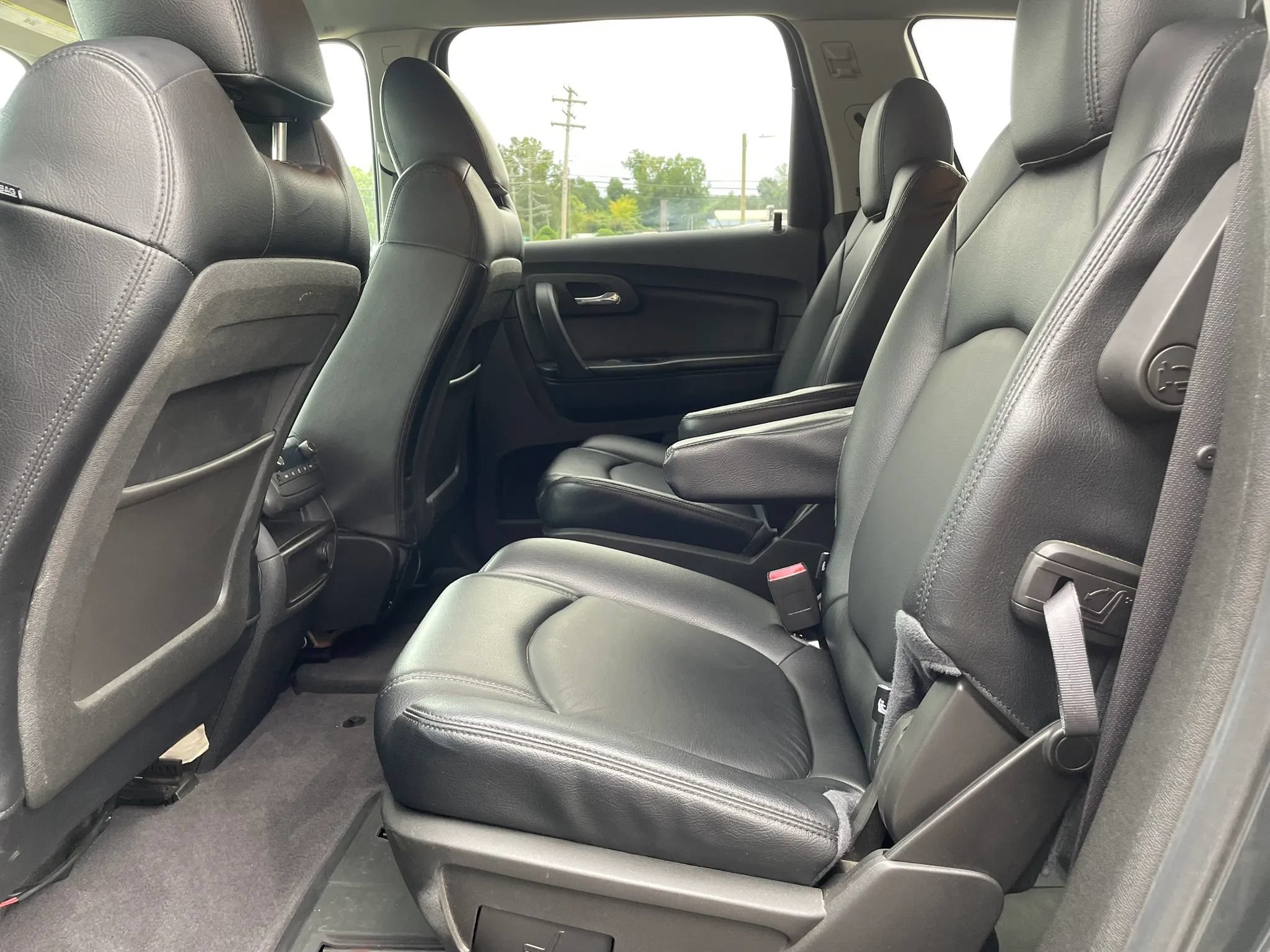 Used 2010 Chevrolet Traverse LT w/ Personal Connectivity Package AWD/4WD image 12