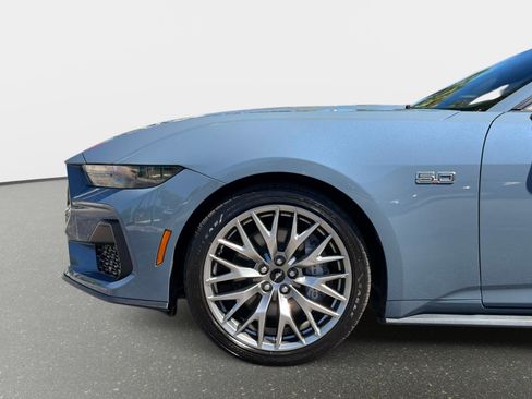 Used 2025 Ford Mustang GT Premium image 11