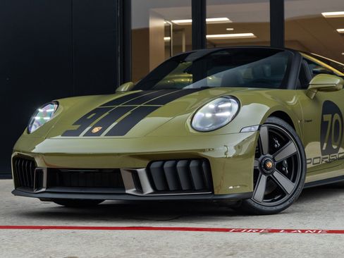 Certified 2026 Porsche 911 GTS RWD image 7