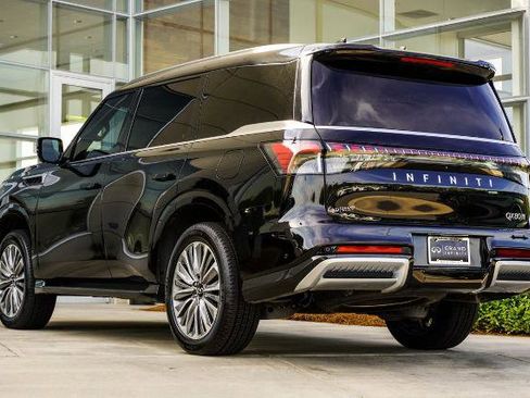 Certified 2025 INFINITI QX80 Sensory AWD/4WD image 9