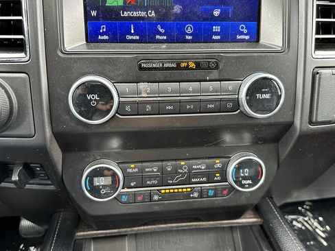 Used 2020 Ford Expedition Limited w/ Equipment Group 302A AWD/4WD image 33