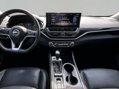 Used 2023 Nissan Altima 2.0 SR FWD image 9