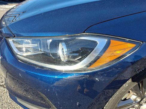 Used 2017 Hyundai Elantra SE image 9