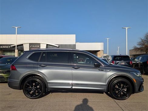 Used 2022 Volkswagen Tiguan SEL R-Line image 3