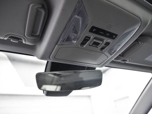 Used 2021 Toyota RAV4 XLE Premium image 18