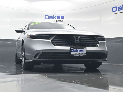Used 2023 Honda Accord EX image 37