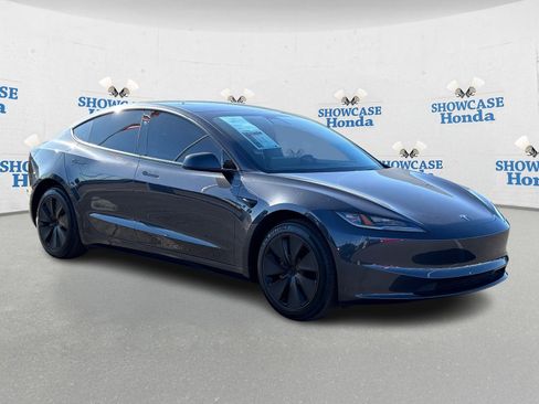 Used 2025 Tesla Model 3 image 10