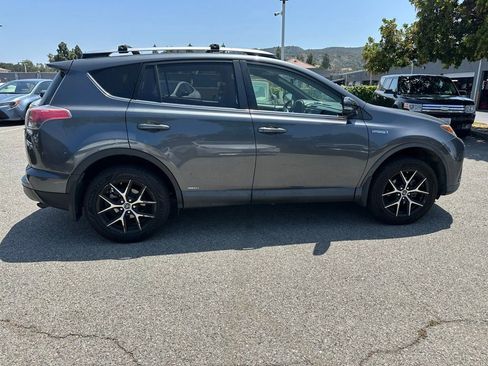 Used 2017 Toyota RAV4 SE AWD/4WD image 7