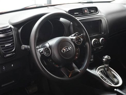 Used 2015 Kia Soul + FWD image 10