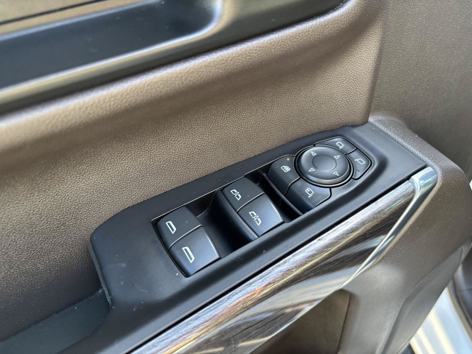 Used 2021 Chevrolet Silverado 1500 LTZ AWD/4WD image 12