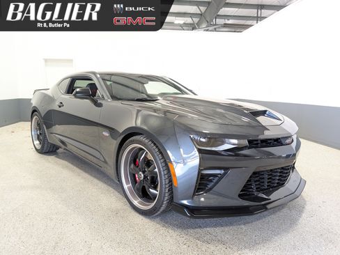 Used 2018 Chevrolet Camaro SS RWD image 1
