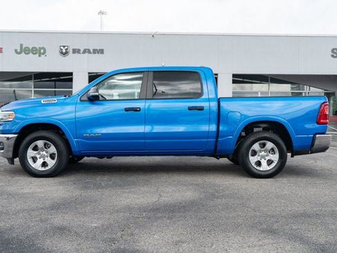 Certified 2025 RAM 1500 Big Horn AWD/4WD image 2
