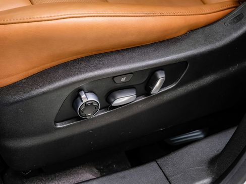 Used 2020 Cadillac XT4 Premium Luxury w/ Enhanced Visibility Package image 36