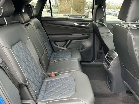 Certified 2025 Volkswagen Atlas Cross Sport SEL Premium R-Line image 15