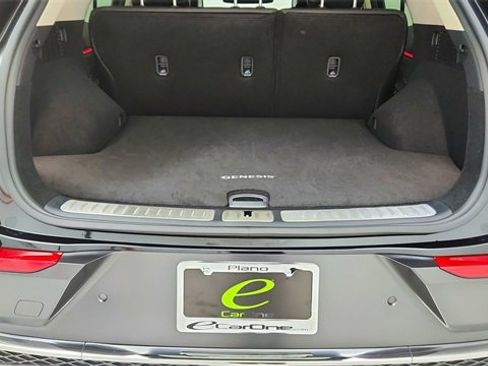 Used 2026 Genesis GV70 2.5T Select image 14