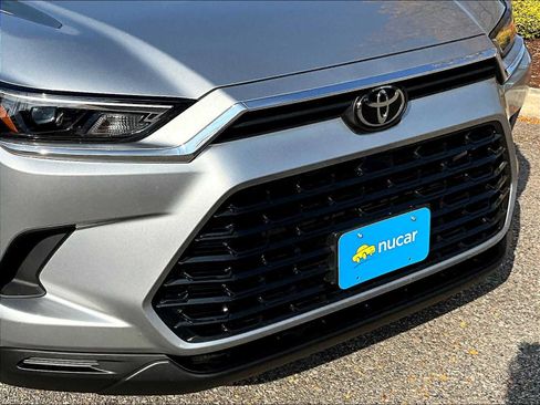 Used 2024 Toyota Grand Highlander XLE image 32