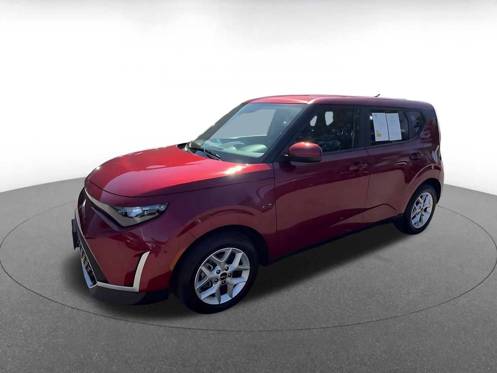 Used 2025 Kia Soul LX w/ LX Technology Package FWD image 7