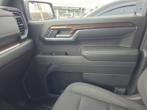 Used 2023 GMC Sierra 1500 Elevation image 37