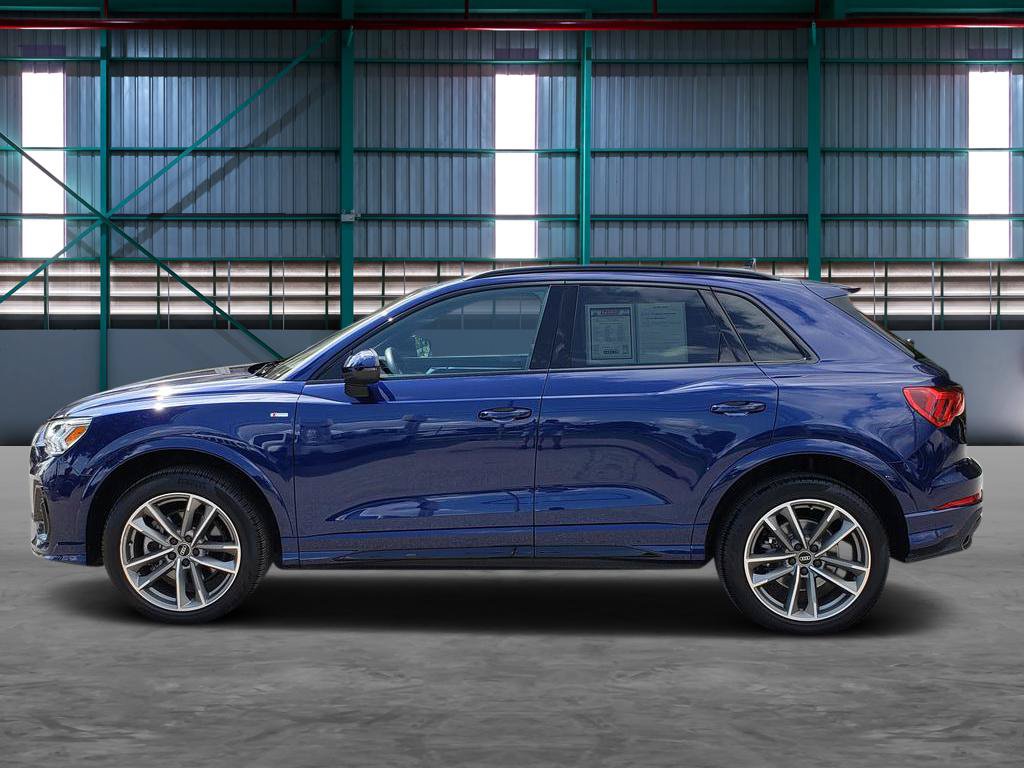 Used 2023 Audi Q3 2.0T Premium Plus w/ Premium Plus Package AWD/4WD image 2
