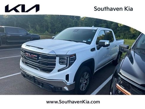 Used 2025 GMC Sierra 1500 SLT RWD image 1
