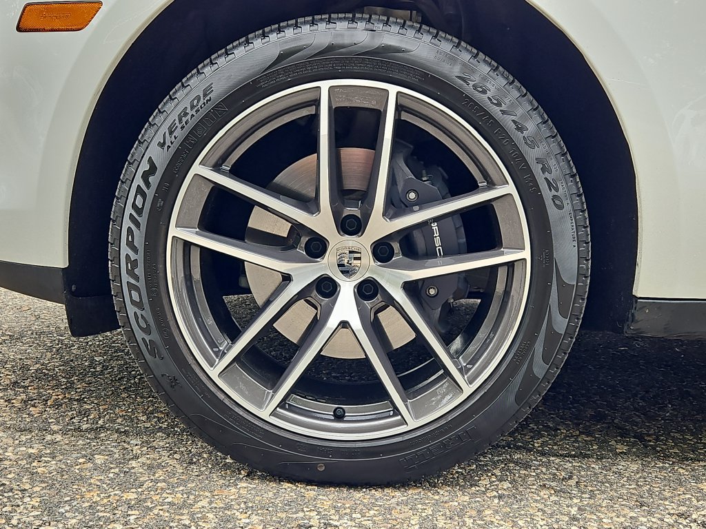 Certified 2026 Porsche Macan AWD/4WD image 11