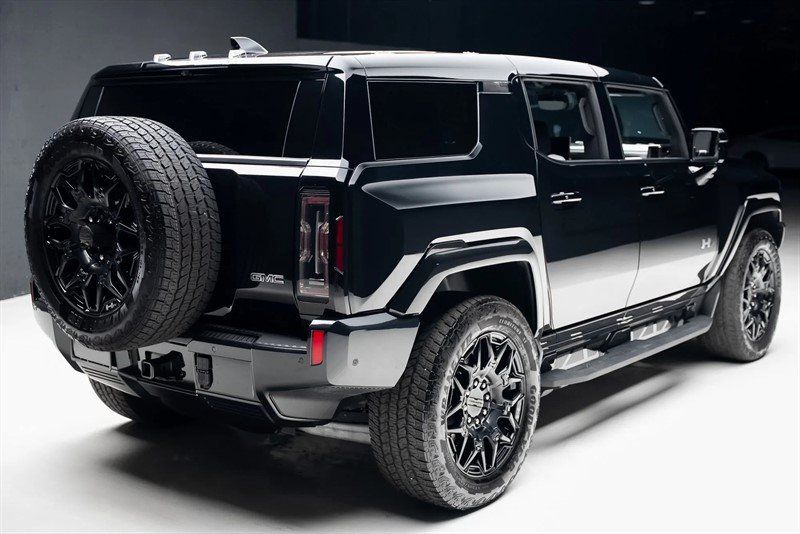 Used 2024 GMC Hummer EV 2X w/ LPO, Illumination Package AWD/4WD image 47