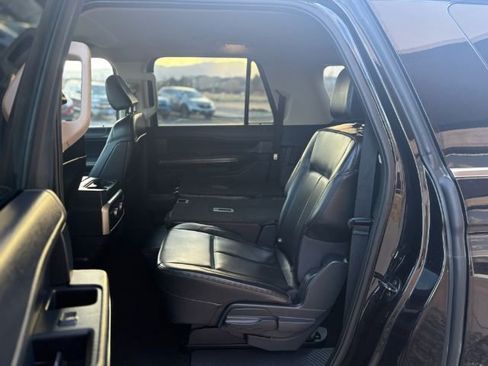 Used 2024 Ford Expedition Max XLT image 12