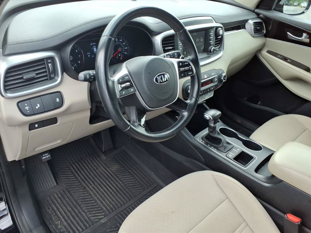Used 2020 Kia Sorento S FWD image 11