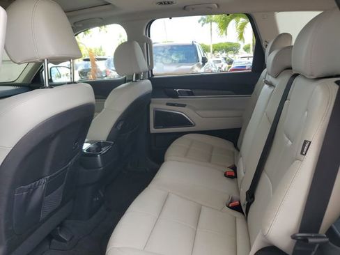Used 2024 Kia Telluride EX FWD image 8