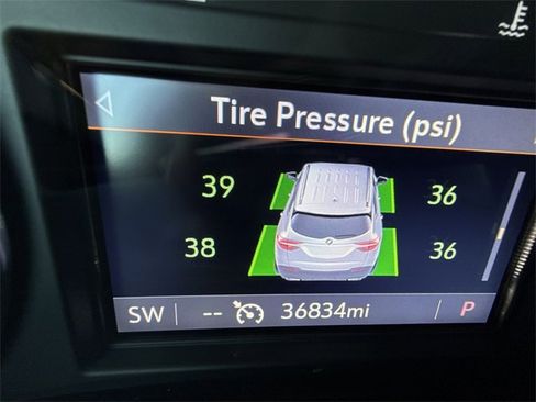 Used 2023 Buick Enclave Essence image 12