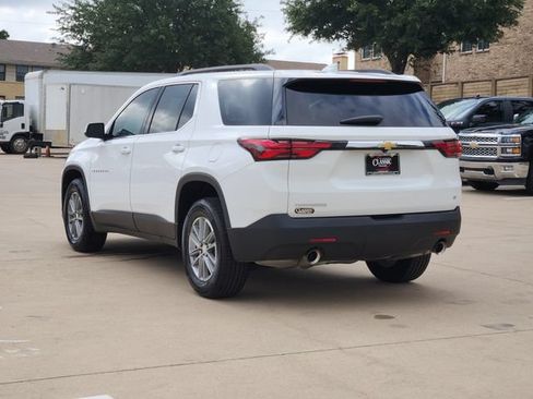 Used 2023 Chevrolet Traverse LT FWD image 3