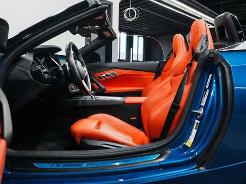 Used 2024 BMW Z4 M40i w/ Premium Package image 36