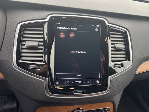 Used 2024 Volvo XC90 B6 Plus w/ Protection Package image 19