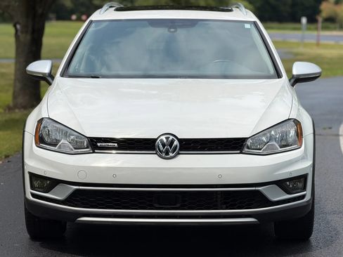Used 2017 Volkswagen Golf Alltrack S AWD/4WD image 2