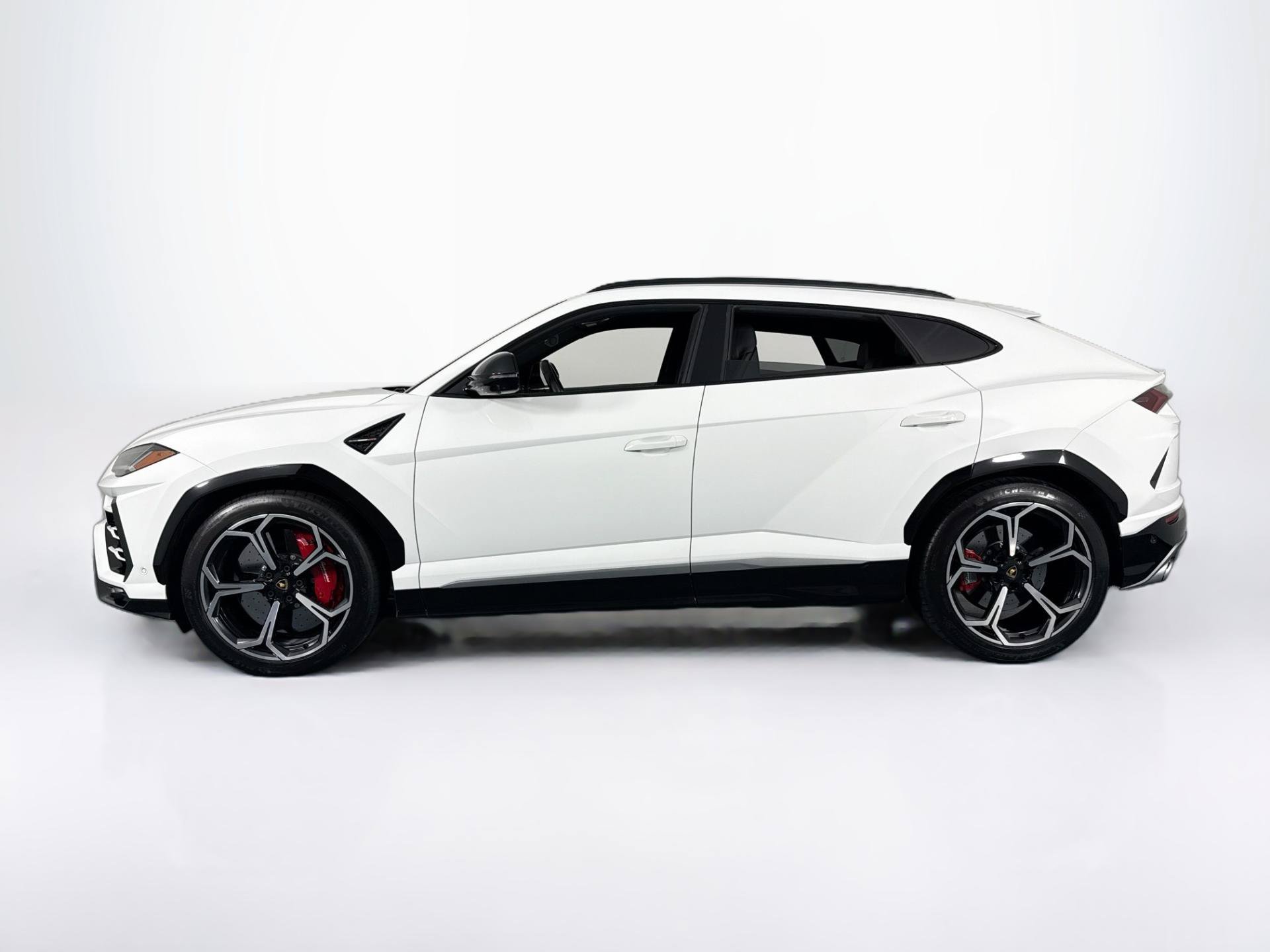 Used 2021 Lamborghini Urus AWD/4WD image 8