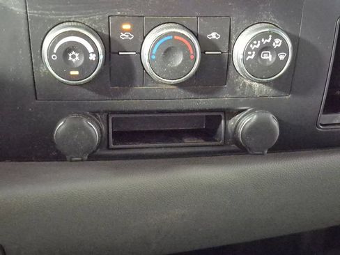 Used 2009 GMC Sierra 2500 W/T w/ Work Truck Preferred Package AWD/4WD image 19