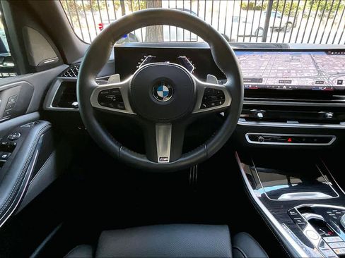 Used 2025 BMW X5 xDrive40i w/ M Sport Package image 5