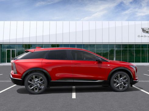 New 2026 Cadillac Optiq Luxury 1 RWD image 5