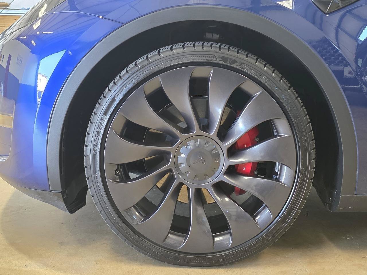Used 2023 Tesla Model Y Performance AWD/4WD image 8