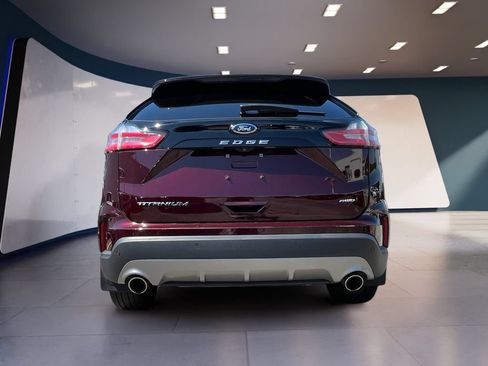 Used 2021 Ford Edge Titanium AWD/4WD image 4