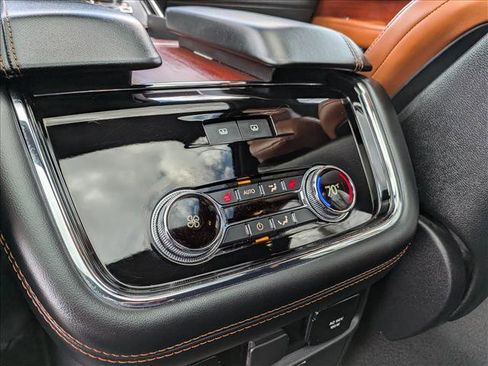 Used 2020 Lincoln Navigator Reserve w/ Equipment Group 208A Reserve image 27