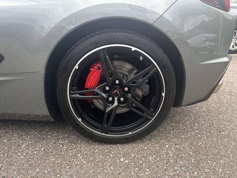 Used 2022 Chevrolet Corvette Stingray Preferred Cpe w/ Z51 Performance Package RWD image 29