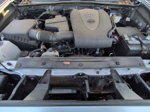 Used 2022 Toyota Tacoma 4x4 Double Cab image 6