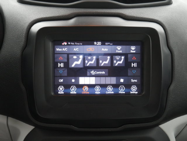 Used 2018 Jeep Renegade Latitude w/ Cold Weather Group AWD/4WD image 20
