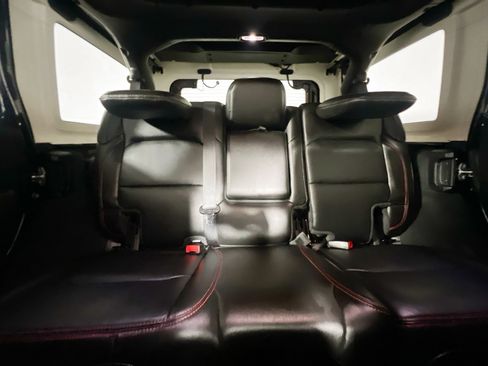 Used 2022 Jeep Wrangler Unlimited Rubicon w/ LED Lighting Group image 31