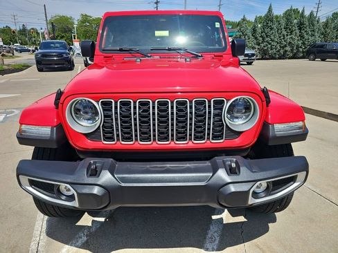 Certified 2025 Jeep Wrangler Unlimited Sahara AWD/4WD image 4