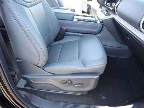 New 2026 Ford Expedition Active image 15