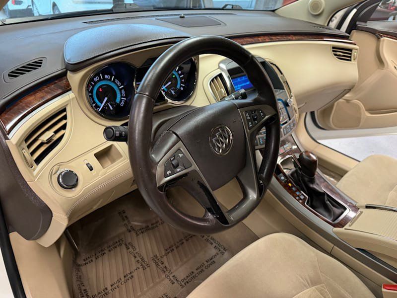 Used 2012 Buick LaCrosse Convenience FWD image 13
