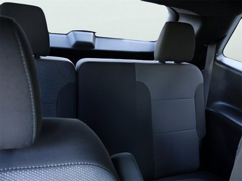 Used 2023 Chevrolet Traverse LT image 15